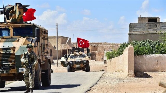 Türk ve Amerikan askerleri Münbiç kırsalında ortak devriyeye başladı.