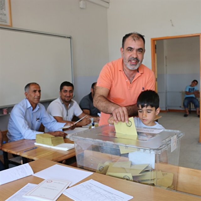 Voting officially ends in Turkish presidential, parliamentary elections