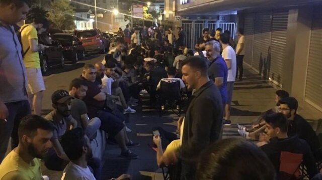 Fenerbahçe yeni sezona hazır! Stat önünde mesai gece başladı