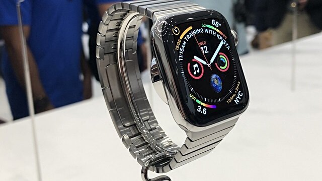 Apple Watch, yeni kılıf tercihleriyle satışa sunuldu. 