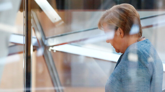 Angela Merkel, 2021 yılında gerçekleşecek başbakanlık seçimlerinde aday olmayacağını açıkladı.