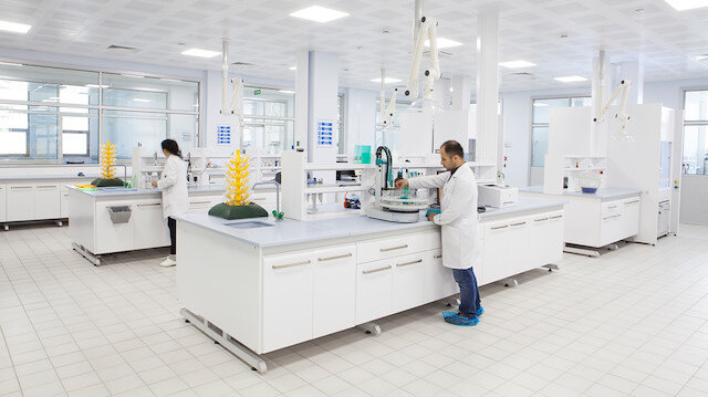 Laboratuvarların çevre dostu bir forma bürünmesi birçok açıdan önem arz ediyor.