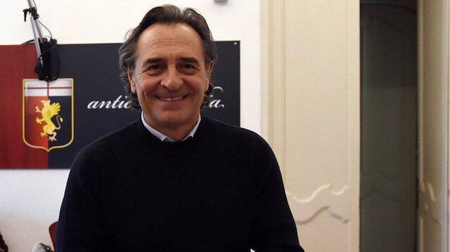 Prandelli, Genoa'nın başına geçti.