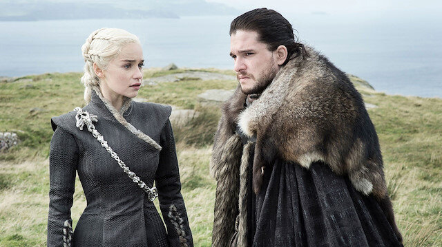 ​Emilia Clarke​,​Kit Harington.