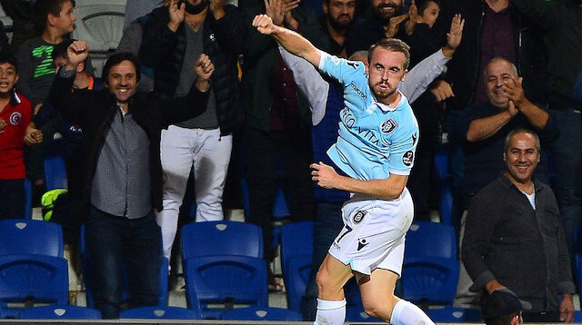 Edin Visca attığı golü böyle kutladı.