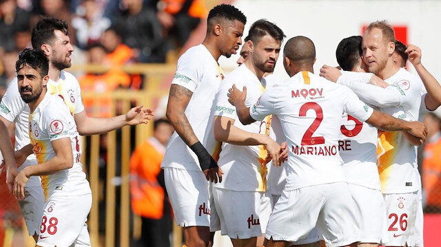 Donk bu sezon Avrupa kupalarında 7, ligde ise 12 maça çıktı.