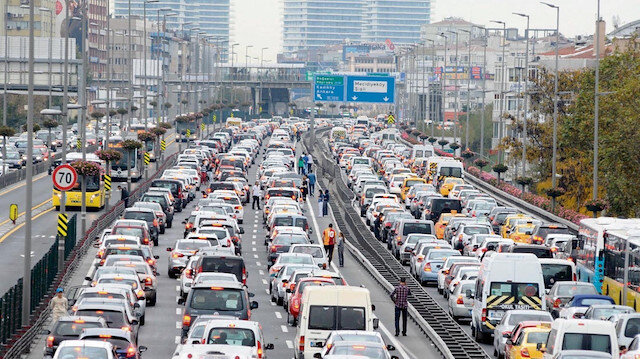 İstanbul trafiğinde seçim  yoğunluğu yaşanıyor. (Arşiv)