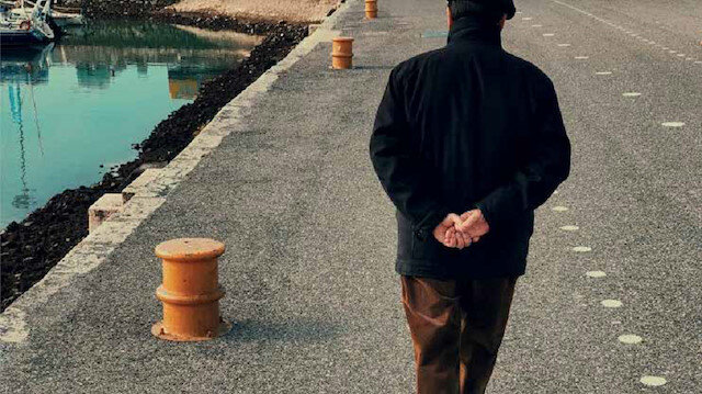 Kalabalık bir ailenin babasıdır, abisidir, her şeyidir Çetin Abi. 
