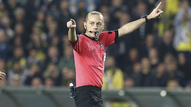 Fenerbahçe-Beşiktaş derbisinde kritik an: Çakır 'devam' dedi VAR uyarmadı