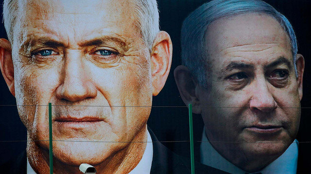 Mavi-Beyaz İttifakı lideri Benny Gantz, İsrail Başbakanı Binyamin Netanyahu ile koalisyon müzakereleri yürütüyor.
