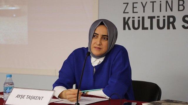 Ayşe Taşkent:  Bazı sorular bizle beraber yol alsınlar, bizi yalınkatlıktan koruyan derinliğe katsınlar diye açık bırakılır.