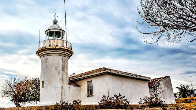 Trakya, Güneydoğu Avrupa'da yer alan güney Bulgaristan, kuzeydoğu Yunanistan ve Türkiye'nin Avrupa kıtasındaki topraklarını içeren, tarihi çok zengin bir bölgedir.