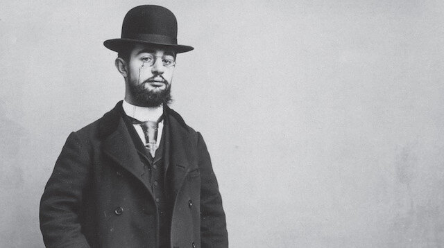 Fransız ressam Henri de Toulouse-Lautrec, onun dönemine kadar ikinci sınıf olarak görülmekte olan afişin bir sanat olarak değer kazanmasını sağlamış sanatçıdır.