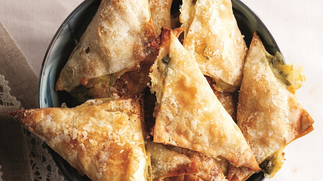 Baklava Hamurundan Patlıcanlı Börek