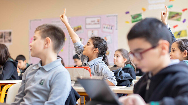 Bilim Kurulu'nun tavsiyesi ile okullar 15 Şubat'ta açılabilir. 