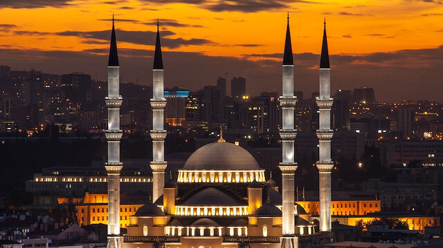 Regaib Kandilini yapacağınız ibadetler ve okuyacağınız dualarla verimli bir şekilde geçirebilirsiniz. 