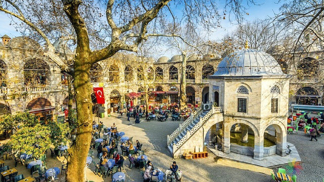 Dördüncü kapıdan girmeyi başaran ve dalgınlığı çok da büyümeyenler ise dalgınlık evreninin delilerine benzer.