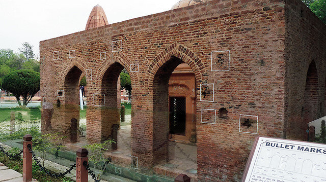 Jallianwala Bagh (Calivanyala Bahçesi)
