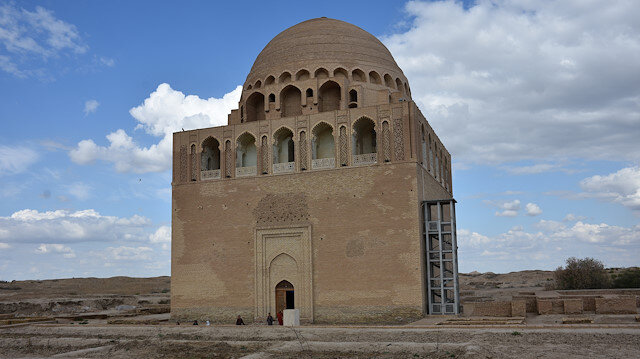 Sultan Sencer (hüküm süresi: 1118-1157), son büyük Selçuklu hükümdarıdır.