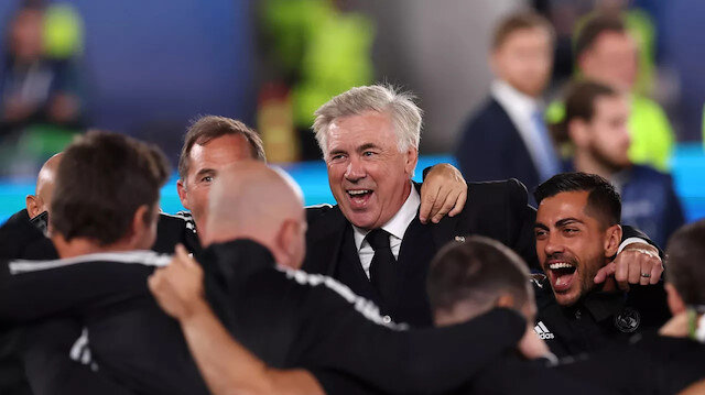 Carlo Ancelotti 4 Süper Kupayla bir rekora imza attı