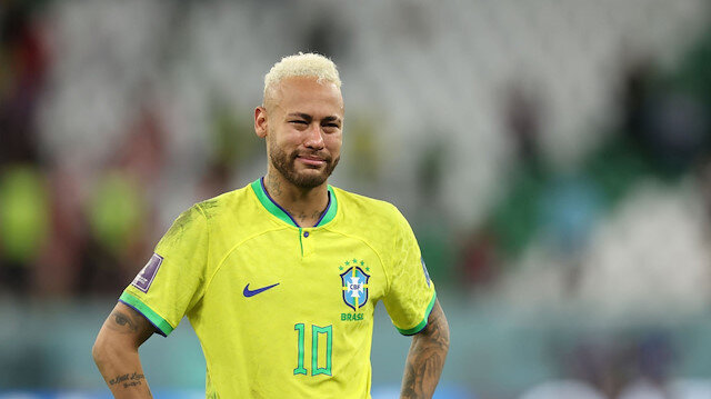 Neymar, gözyaşlarını tutamadı