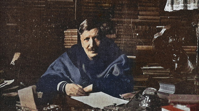 Cenap Şahabettin (1871-1934), modern Türk edebiyatının önemli isimlerinden biridir.
