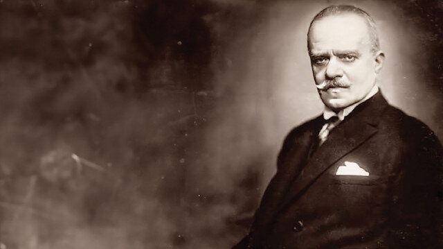 Ali Ekrem Bolayır.