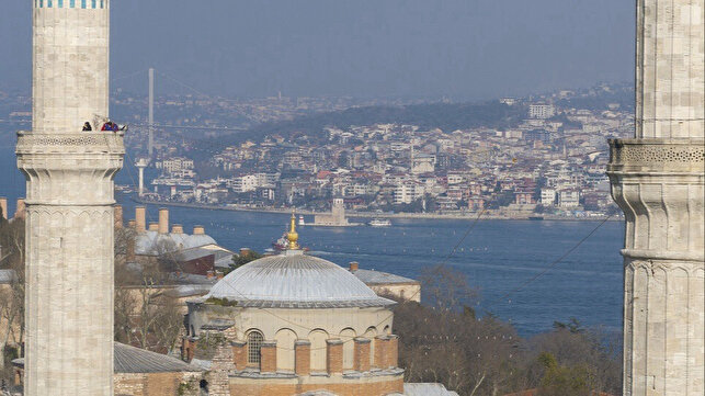 تزیین مسجد ایاصوفیه در استانبول با بنرهای نوری «المحیا»