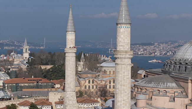 تزیین مسجد ایاصوفیه در استانبول با بنرهای نوری «المحیا»