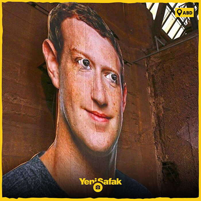 Zuckerberg gözlerinde kameralarla resmedildi