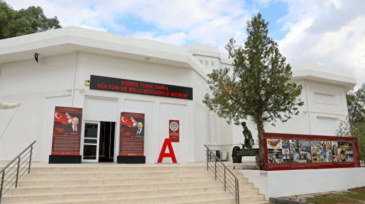 <p>تحتضن عاصمة جمهورية شمال قبرص التركية لفكوشا (شمال نيقوسيا) "متحف التاريخ والثقافة والنضال الوطني للقبارصة الأتراك" الذي يضم مجموعة واسعة من الوثائق العسكرية والمدنية والأسلحة التي توثق النضال الوطني للقبارصة الأتراك.</p><p><br></p><p><br></p>