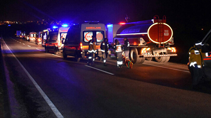 Kahramanmaraş merkezli depremlerin ardından gittikleri Malatya'dan dönen ekibin bulunduğu midibüsün Kırıkkale'nin Keskin ilçesinde devrilmesi sonucu 13 kişi yaralandı.