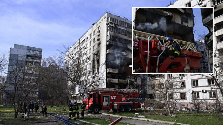 <p>Rus güçlerinin Ukrayna’da saldırı düzenlediği Zaporijya kentinde arama kurtarma ve yangın söndürme çalışmaları devam ediyor.</p>