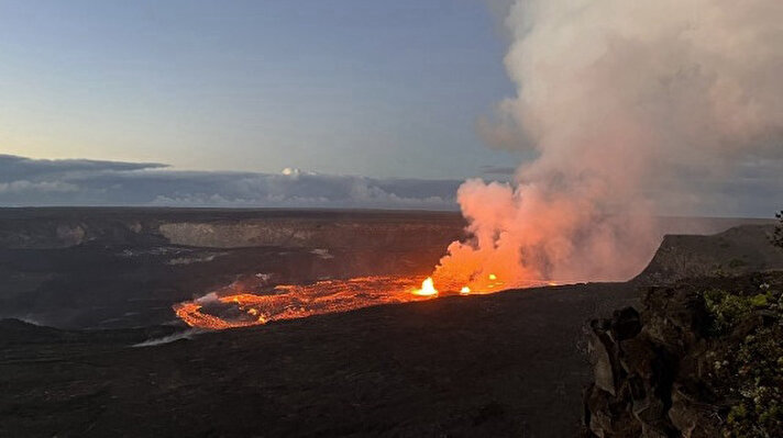 <p>هاواي.. بركان كيلاويا ينفث حمما في ثوران جديد</p><p><br></p>