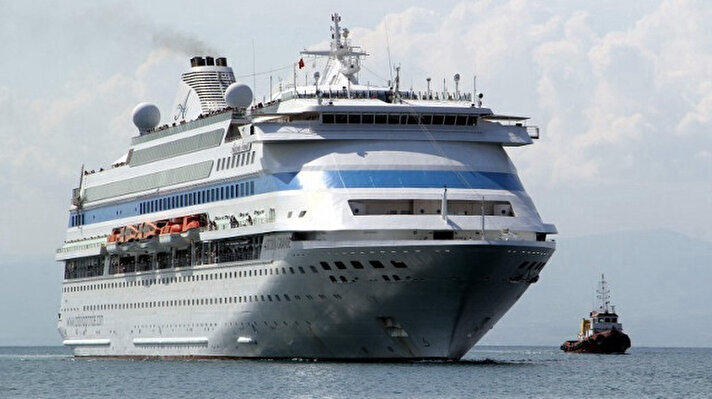 <p> سفينة "أستوريا غراندي" السياحية ترسو بميناء سينوب التركي</p><p><br></p>