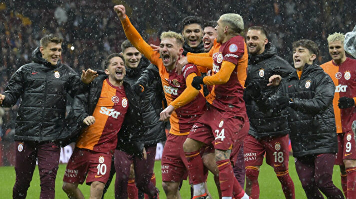 <p>Galatasaray sağ bek transferini bitirdi.</p>