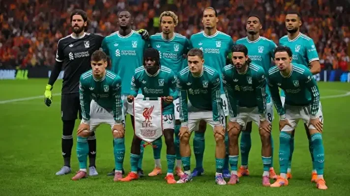 <p>İngiliz devi Liverpool, temsilcimiz Galatasaray'a karşı Şampiyonlar Ligi maçında kaybetti. Yıldızlarla dolu İngiliz ekibinde birçok oyuncu İstanbul'daki atmosferden etkilendi.</p>