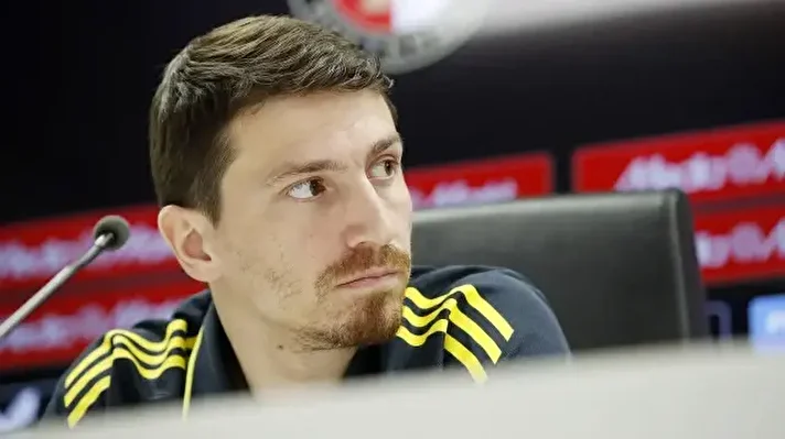 <p>Fenerbahçe'de Mert Hakan Yandaş sezon başında takım kaptanlığına getirilmişti.</p>