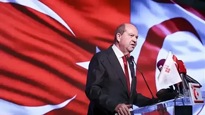 <p>Ersin Tatar</p>
