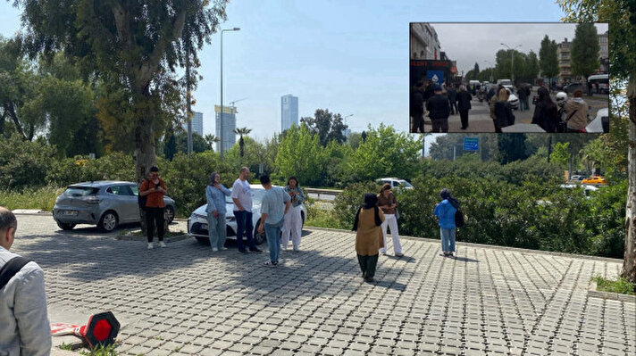 <p>Afet ve Acil Durum Başkanlığı Deprem Dairesi'nin merkez üssünü Marmara Denizi'nde İstanbul'un Silivri ilçesi açıkları olarak saptadığı deprem, saat 12.49'da oldu.</p>