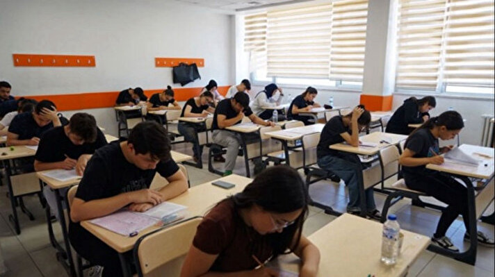 <p>İstanbul Lise Taban Puanları ve Yüzdelik Dilimleri</p>