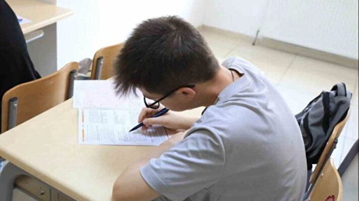 <p>Anadolu Lisesi, İmam Hatip Lisesi ve Meslek Lisesi LGS taban puanları 2025 yüzdelik dilimleri</p>