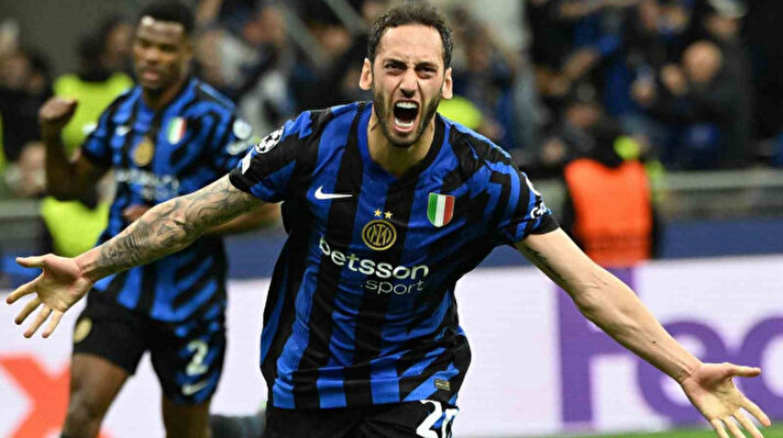 <p>Inter ile iki yıl daha sözleşmesi bulunan Hakan Çalhanoğlu, İtalyan ekibinden bu yaz transfer döneminde ayrılmak istiyor. Çalhanoğlu'nun adı transfer sürecinde Galatasaray ve Fenerbahçe ile geçiyor. </p>