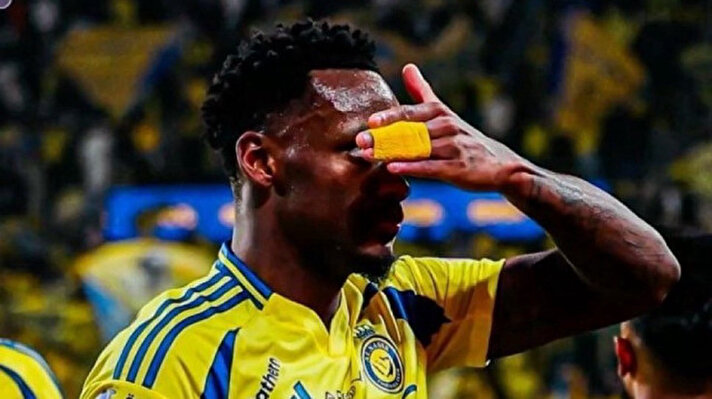 <p>Fenerbahçe'nin önceki günlerde İstanbul'a getirdiği Jhon Duran için henüz bir transfer açıklaması yapılmadı. Bu durum sarı lacivertli camiada endişe havası oluşturdu.</p>