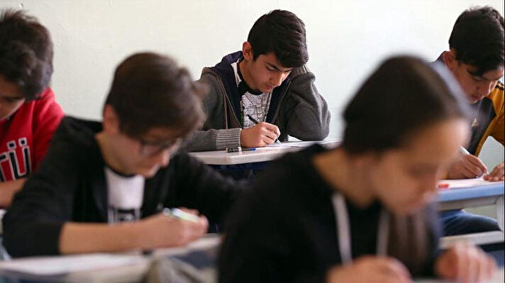 <p>Liselerde eğitim öğretim süresi düşecek mi?</p>