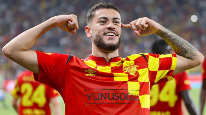 <p>Göztepe'nin geçtiğimiz sezon başında önce kiraladığı sonrasında bonservisini aldığı Romulo, Süper Lig'den ayrılıyor.</p>