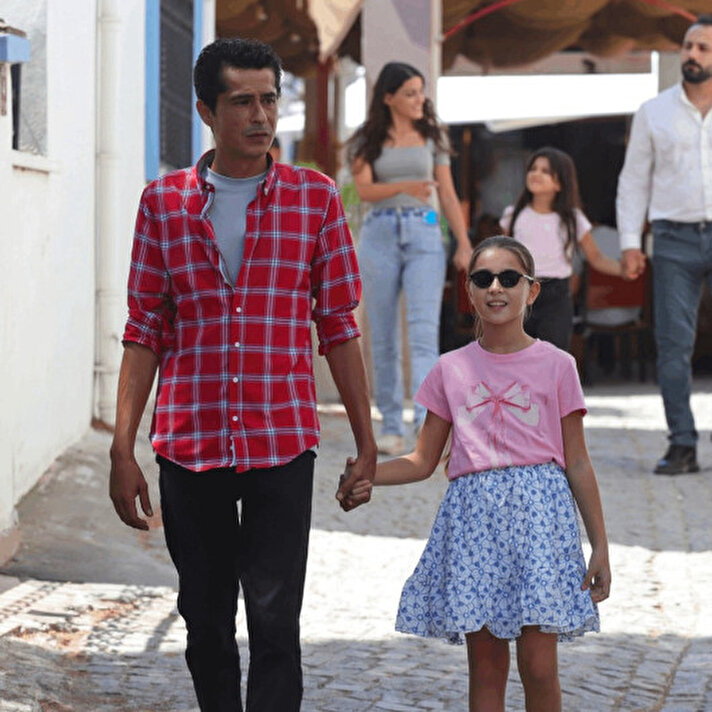 Bu akşam TV'de neler var? 23 Eylül 2025 TV yayın akışı belli oldu TRT 1'in Motto Yapım imzalı yeni dizisi Cennetin Çocukları çekimleri başladı: Cennetin Çocukları dizisinin oyuncuları kimlerdir, kimler oynuyor, dizi hangi gün hangi kanalda gösterilecek? | Aktüel Haberleri