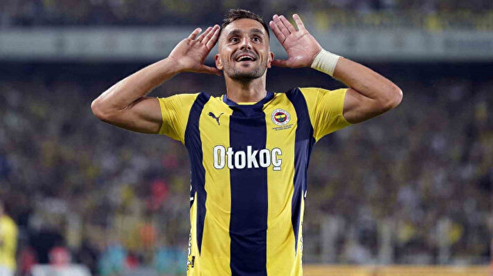 <p>Fenerbahçe'den ayrıldıktan sonra serbest futbolcu statüsünde yer alan Dusan Tadic, yeni takmıyla anlaşmaya vardı. Sırp yıldız futbol hayatına Birleşik Arap Emirlikleri'nde devam edecek.</p>