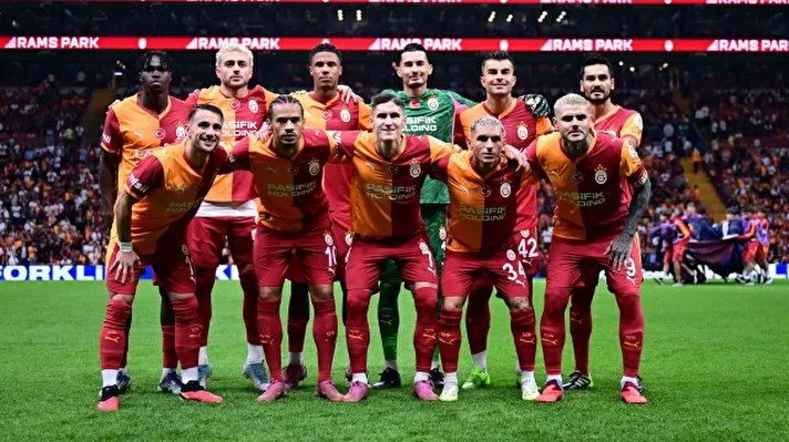 <p>Galatasaray taraftarı, kazandıkları TÜMOSAN Konyaspor maçının sonunda bir isim üzerine yoğunlaştı ve onun hakkında destek sloganları attı.</p>
