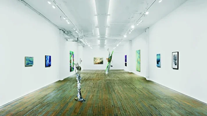 <h2>Çağdaş sanatın buluşma noktası</h2><p>Türkiye’nin uluslararası çağdaş sanat fuarı Contemporary Istanbul’un 20. edisyonu,</p><p>24–28 Eylül 2025 tarihleri arasında gerçekleşecek. Contemporary Istanbul, 20. yıla özel Focus America programı ile bu sene 24 Eylül Ön İzleme ve 25–28 Eylül tarihlerindeki Genel Ziyaret Günlerinde tarihlerindeki genel ziyaret günlerinde, Tersane İstanbul’da sanatseverlerle buluşacak. Fuarın biletlerine www.biletix.com.tr adresinden ulaşılabiliyor.</p>